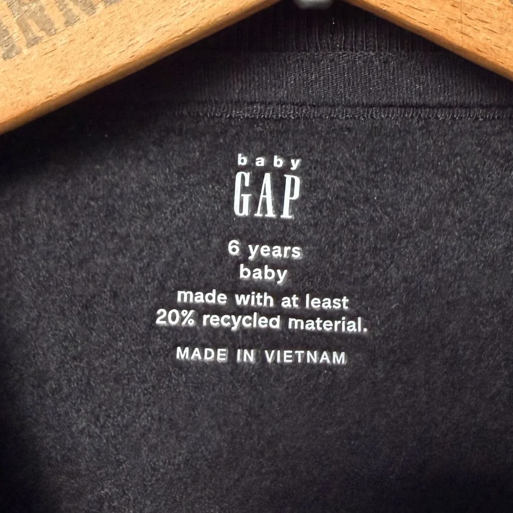 NWT‎ GAP Kids Monsters Halloween Crewneck Sweatshirt in Black White Size Boys 6